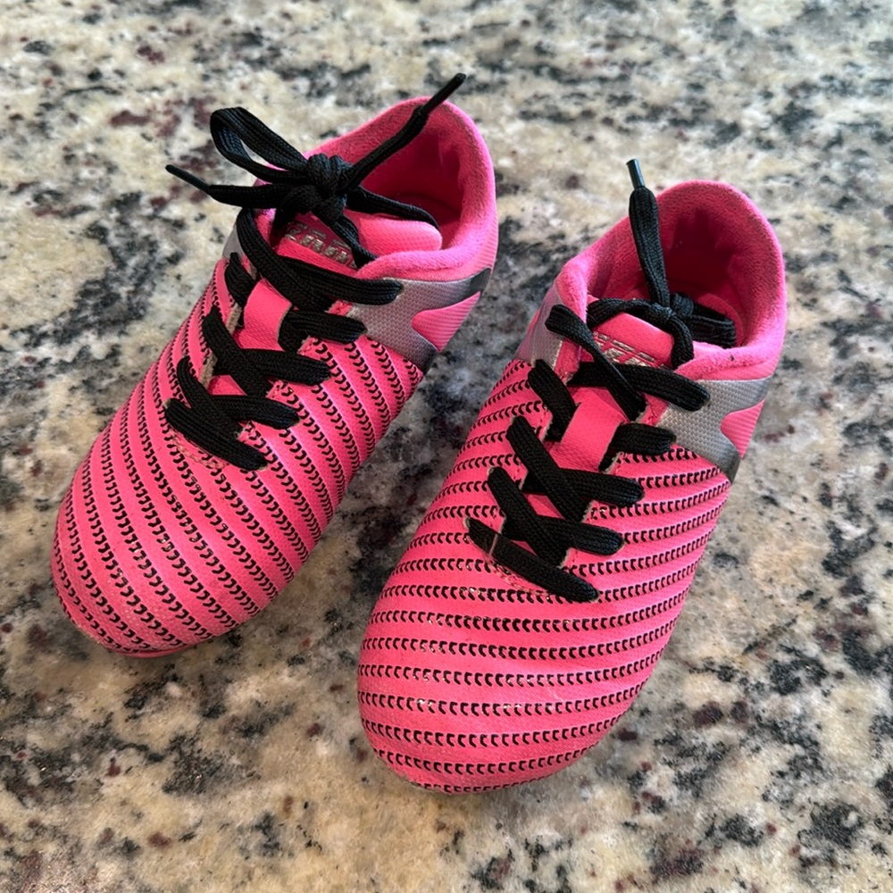 Vizari cleats